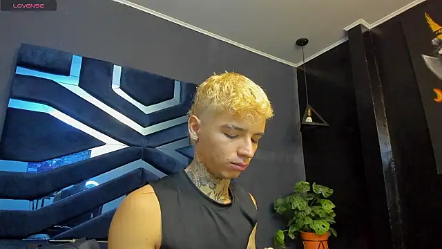 Ian Castillo  online show from 19, 1, 2026