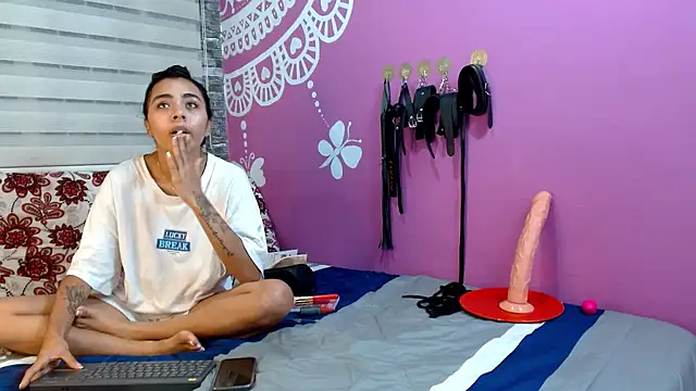 AntonellaAndNoah online show from 11, 2, 2026