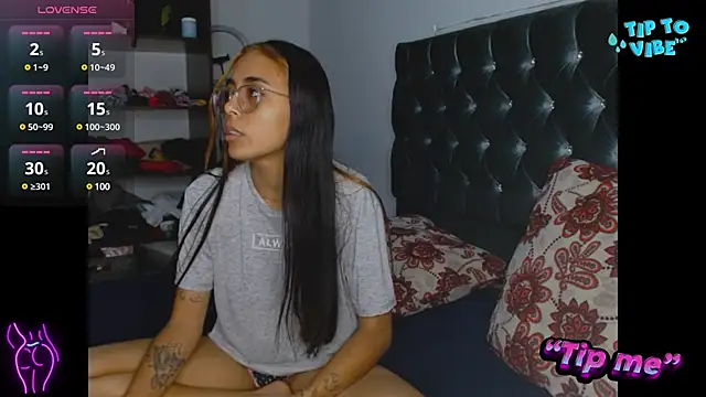 AntonellaAndNoah online show from 6, 2, 2025