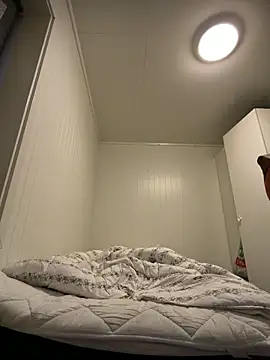 wolfwhite95 online show from 4, 4, 2026