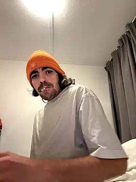 wolfwhite95 online show from 29, 10, 2025