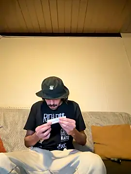 wolfwhite95 online show from 7, 11, 2025