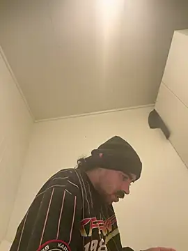 wolfwhite95 online show from 8, 3, 2026