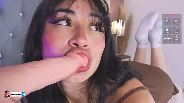 Snapshot of aprildreams19 chatting on 23, 10, 2025 aprildreams19 online show from 23, 10, 2025