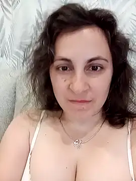 Snapshot of ShelaDiass chatting on 2, 5, 2026 ShelaDiass online show from 2, 5, 2026
