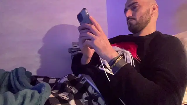 alessandromori91 online show from 6, 1, 2026