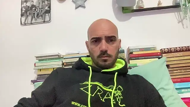 alessandromori91 online show from 15, 4, 2026