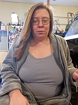Snapshot of MsShelby40 chatting on 20, 2, 2025 MsShelby40 online show from 20, 2, 2025