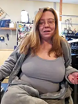 Snapshot of MsShelby40 chatting on 11, 1, 2025 MsShelby40 online show from 11, 1, 2025