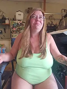 Snapshot of MsShelby40 chatting on 26, 7, 2026 MsShelby40 online show from 26, 7, 2026