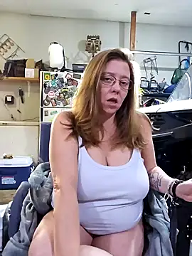 Snapshot of MsShelby40 chatting on 1, 12, 2024 MsShelby40 online show from 1, 12, 2024