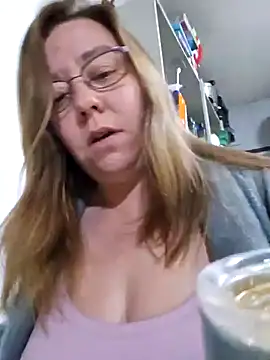Snapshot of MsShelby40 chatting on 4, 12, 2024 MsShelby40 online show from 4, 12, 2024