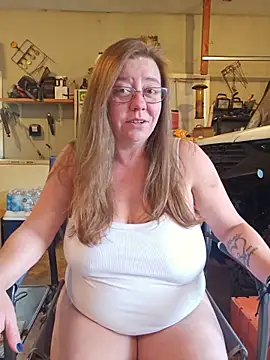 Snapshot of MsShelby40 chatting on 10, 6, 2026 MsShelby40 online show from 10, 6, 2026