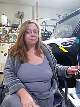 Snapshot of MsShelby40 chatting on 5, 12, 2024 MsShelby40 online show from 5, 12, 2024