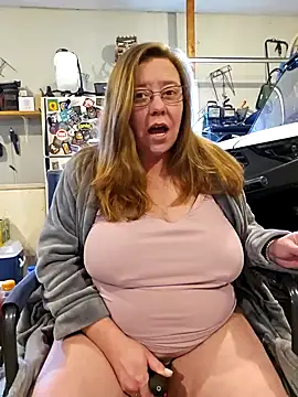 Snapshot of MsShelby40 chatting on 11, 2, 2025 MsShelby40 online show from 11, 2, 2025