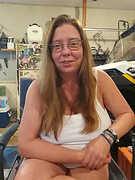 Snapshot of MsShelby40 chatting on 5, 8, 2026 MsShelby40 online show from 5, 8, 2026