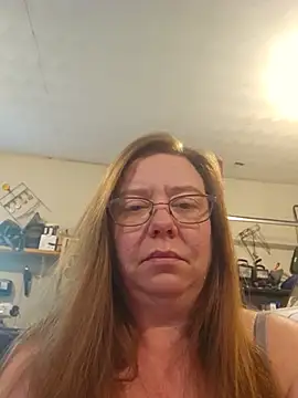 Snapshot of MsShelby40 chatting on 4, 6, 2026 MsShelby40 online show from 4, 6, 2026