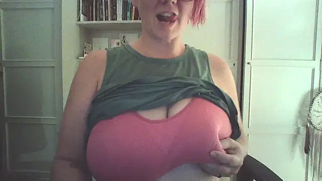 Big-Tits-McGee online show from 8, 9, 2025