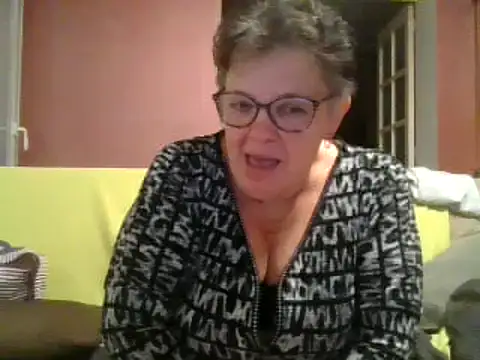 Snapshot of Vandeae44 chatting on 9, 3, 2025 Vandeae44 online show from 9, 3, 2025