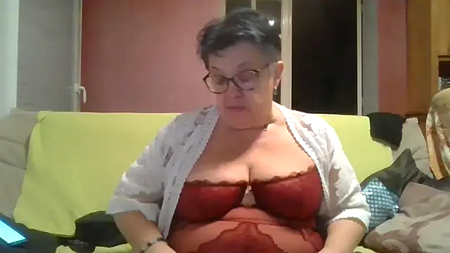 Snapshot of Vandeae44 chatting on 1, 2, 2026 Vandeae44 online show from 1, 2, 2026