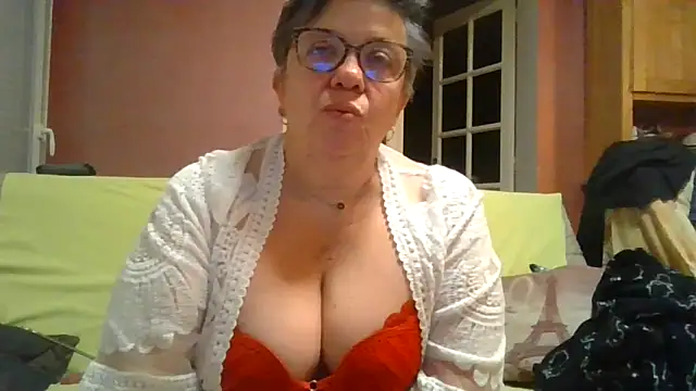 Snapshot of Vandeae44 chatting on 18, 2, 2026 Vandeae44 online show from 18, 2, 2026