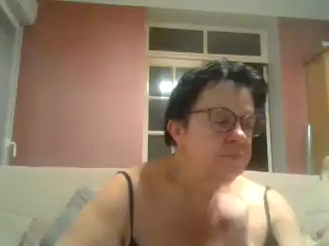Snapshot of Vandeae44 chatting on 23, 12, 2024 Vandeae44 online show from 23, 12, 2024