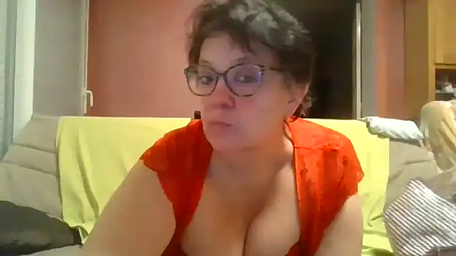 Snapshot of Vandeae44 chatting on 2, 3, 2025 Vandeae44 online show from 2, 3, 2025