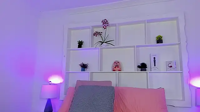 Jenifer Diaz online show from 15, 4, 2026