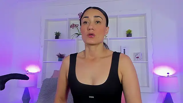 Jenifer Diaz online show from 22, 4, 2026
