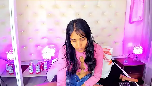 sophie pariss online show from 23, 2, 2025