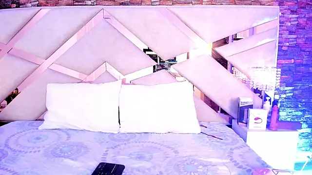 sophie pariss online show from 9, 10, 2025