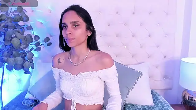sophie pariss online show from 13, 7, 2026