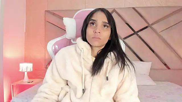 sophie pariss online show from 5, 4, 2026