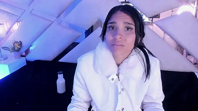 sophie pariss online show from 5, 12, 2025