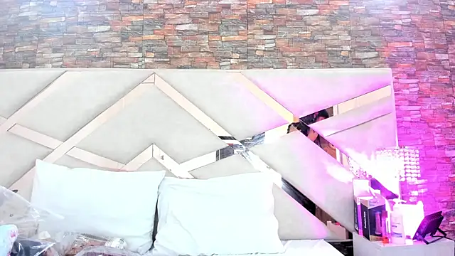 sophie pariss online show from 1, 11, 2025