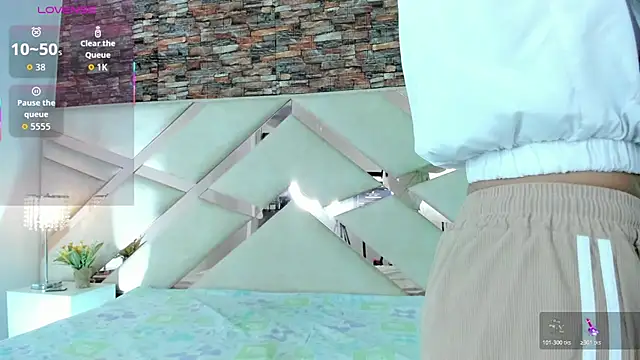 sophie pariss online show from 13, 2, 2026