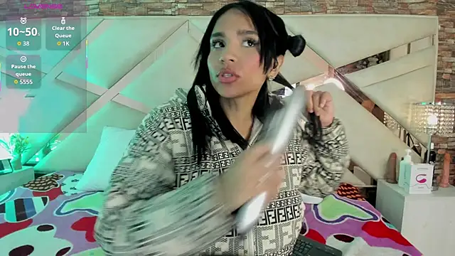 sophie pariss online show from 12, 11, 2025