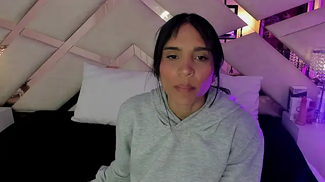 sophie pariss online show from 25, 10, 2025