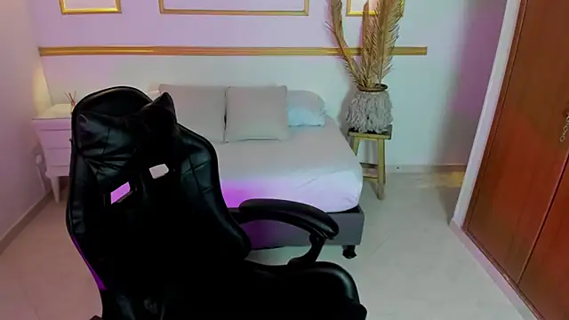 lia sexx19 online show from 11, 2, 2026