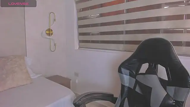 lia sexx19 online show from 16, 4, 2026