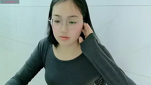 luoxuwen online show from 27, 2, 2025