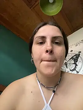 Snapshot of isadelasestrellas chatting on 14, 9, 2025 isadelasestrellas online show from 14, 9, 2025