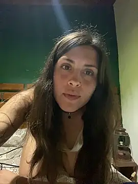 Snapshot of isadelasestrellas chatting on 8, 10, 2025 isadelasestrellas online show from 8, 10, 2025
