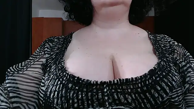  MissJ  online show from 2, 3, 2025