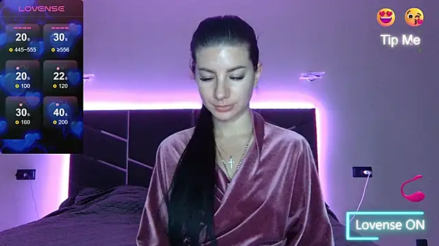 Snapshot of NessyStar chatting on 4, 12, 2024 NessyStar online show from 4, 12, 2024