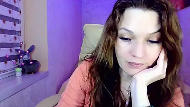 impossibleluna online show from 13, 4, 2026