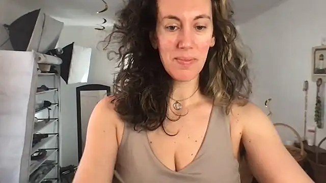 BonfireBonnie online show from 2, 1, 2025