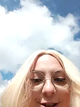 madelaine- online show from 13, 3, 2026