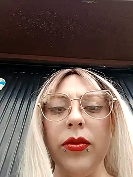 madelaine- online show from 25, 2, 2025