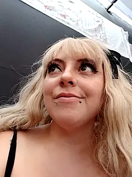 madelaine- online show from 6, 3, 2025